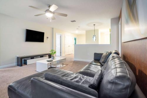 ChampionsGate Escape with Game Room and Pool photo 53