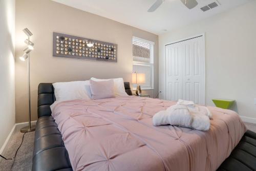 ChampionsGate Escape with Game Room and Pool photo 55
