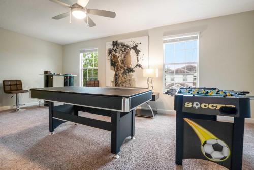 ChampionsGate Escape with Game Room and Pool photo 6