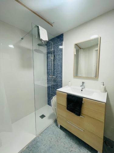 Alicante Family Home Stay PARKING
