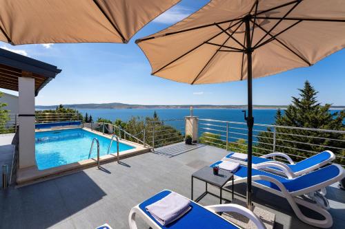 My Dalmatia - Sea view Apartment Masha with private heated pool
