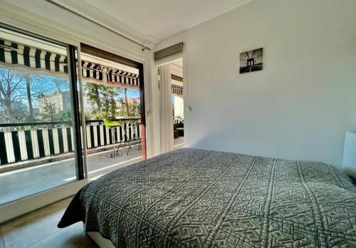 Perfect location for this bright apartment