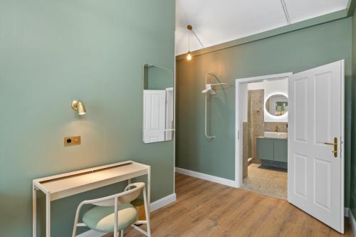 HOME1 - Votive Boutique Hostel
