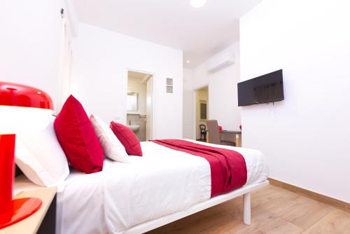 Domina Pentagon Suites - Rome Tiburtina Guesthouse