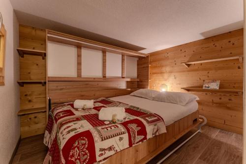 Ski-In and Out with Panoramic Views central