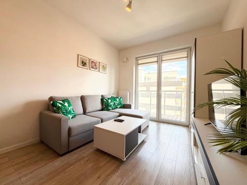 Tarnogaj Modern Apartment by BookingHost
