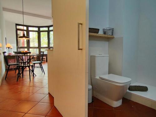 Bright 1-Bed Apartment on La Rambla Barcelona. RJ