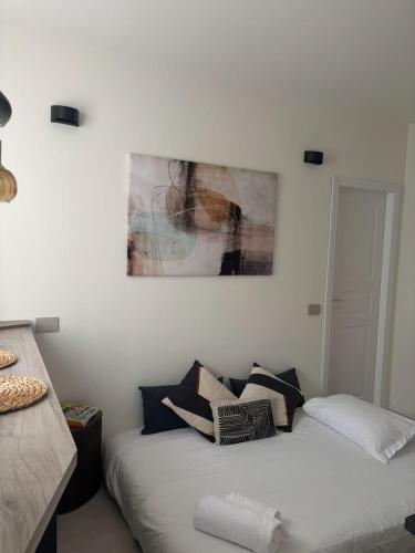 Liam Gem Navigli Design Apartment