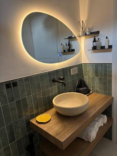 Liam Gem Navigli Design Apartment