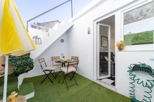 4 Bedroom House with Garden Parking in Benfica Lisbon