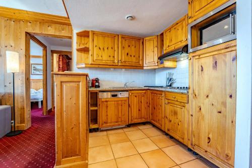 Ski-In Out with Wide Mountain Views