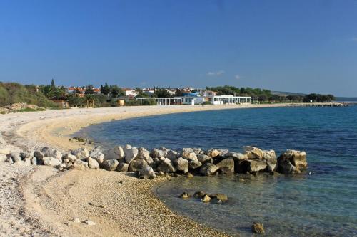 Apartments with parking space Gajac, Pag - 22921