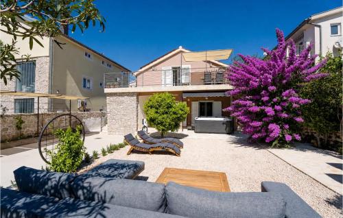 3 Bedroom Amazing Home In Tribunj