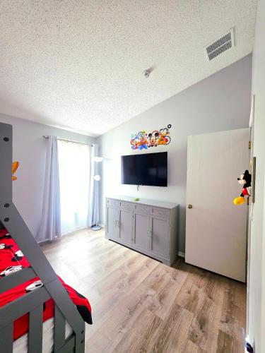 4BR King Beds 12 Guest Disney Game Rm Heated Pool photo 14