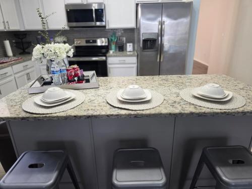 4BR King Beds 12 Guest Disney Game Rm Heated Pool photo 6