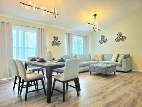 4BR King Beds 12 Guest Disney Game Rm Heated Pool photo 20