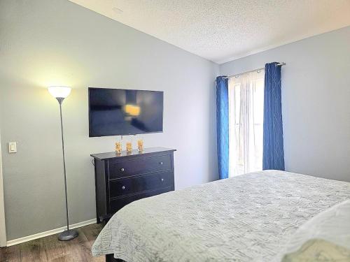 4BR King Beds 12 Guest Disney Game Rm Heated Pool photo 9