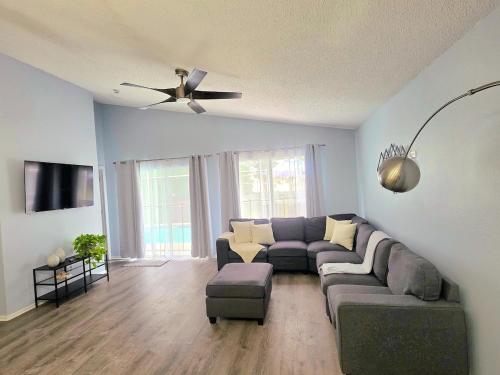 4BR King Beds 12 Guest Disney Game Rm Heated Pool photo 15