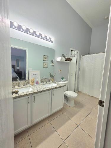 4BR King Beds 12 Guest Disney Game Rm Heated Pool photo 18