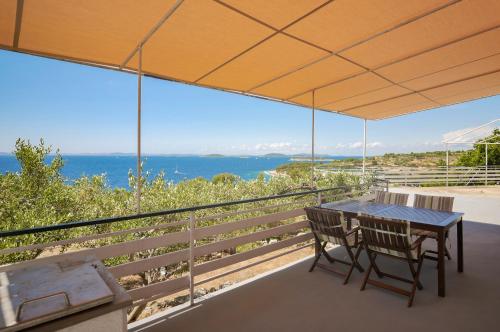 SeaView and terrace 222