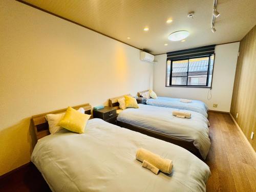 5 minutes walk from Eisuke Shinkimari Station, Osaka's best Showa-style neighborhood