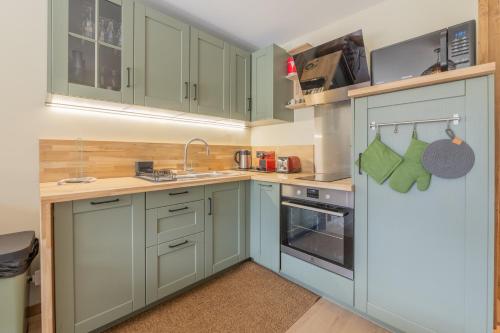 Le Refuge Des Lacs Mont-Blanc View Retreat - Happy Rentals