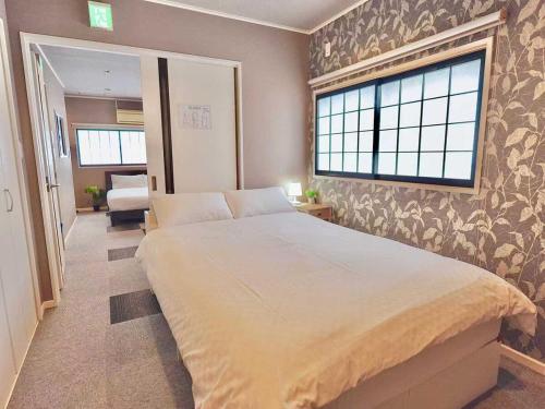 Spacious home right at the entrance to Tsuruhashi Shopping Street