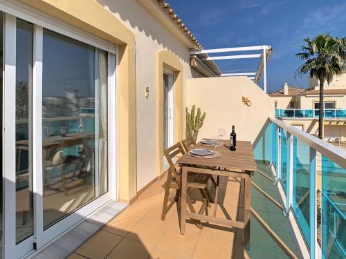 Two-bedroom Penthouse Apartment Next to the Sea