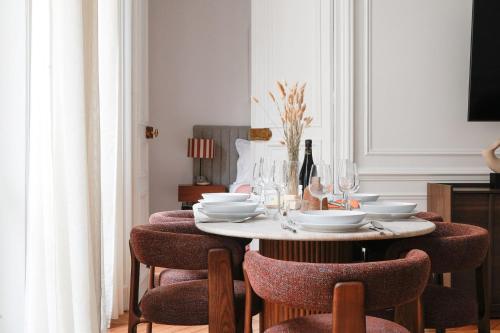307-Suite Serbie - Superbe Appartement à Paris
