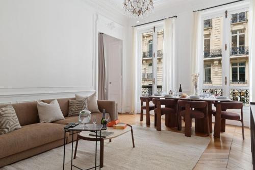 307-Suite Serbie - Superbe Appartement à Paris