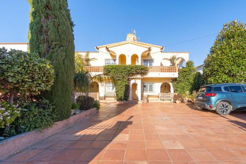 RESIDENCIA ALBERES -Apartamento completo con piscina, barbacoa, parking- D