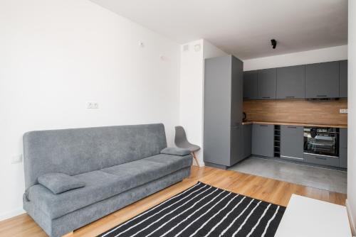 Wola Karlińskiego Homely Apartment by BookingHost