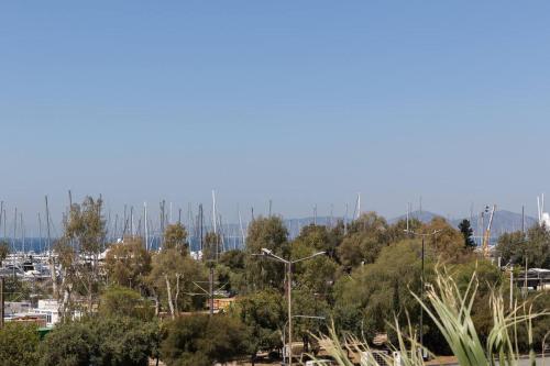 Sea View Apartment at Alimos Marina