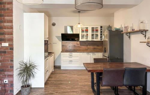 3 Bedroom Amazing Home In Crikvenica