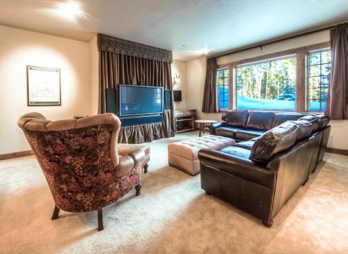 Big Sky Mountain VillageにあるCowboy Heaven Luxury Suites - Unit 2Bのギャラリーの写真