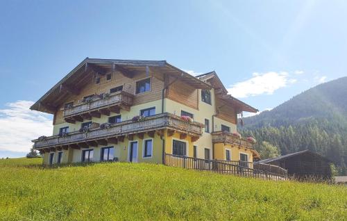 Awesome Apartment In Hollersbach With Wifi