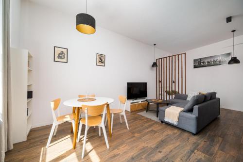Solec Powiśle Chic Apartment by BookingHost