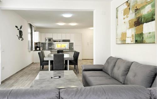Stunning Home In Stancija Vergotini