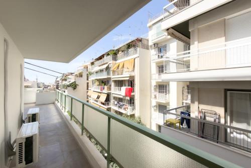 Modern Hive Suite in Athens