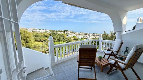 White and Green Duplex, by sol maestranza