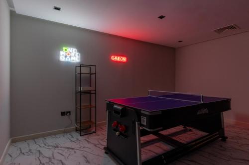 Penthouse Vibes 3BR Billiard & Air Hockey