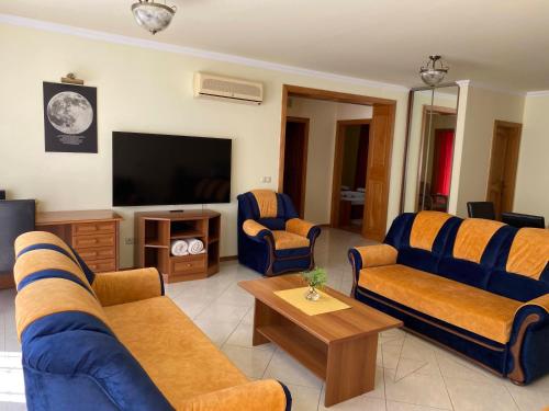 Grand Family Apartment