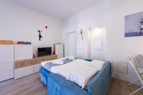 Quiet and Modern Apartment near Metro M1