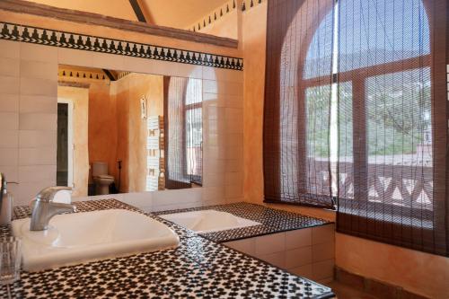 Moroccan Pool House with Seaview