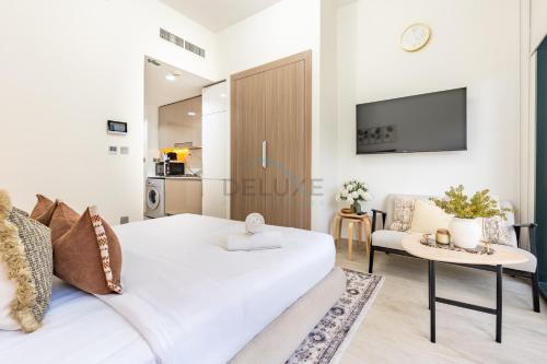 Comfortable Studio Just a Few Minutes Drive from Downtown Dubai and Meydan Racecourse, Azizi Riviera 16, Al Merkadh by Deluxe Holiday Homes