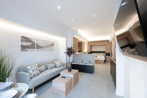 Málaga URBAN OASIS Apartment Jacuzzi - by N&N Luxe Properties