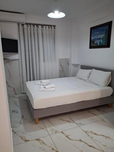 Νektarios - Modern Studio near Port & Center of Piraeus, 2min Bus,Self Check-in