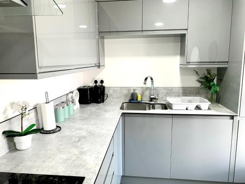 Falcon Crest Lodge - 2BR-Sleeps 7 - Free Parking - Wi-Fi photo 20