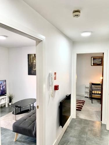 Falcon Crest Lodge - 2BR-Sleeps 7 - Free Parking - Wi-Fi photo 14