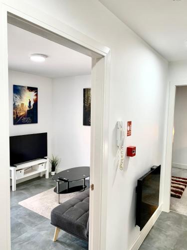 Falcon Crest Lodge - 2BR-Sleeps 7 - Free Parking - Wi-Fi photo 13
